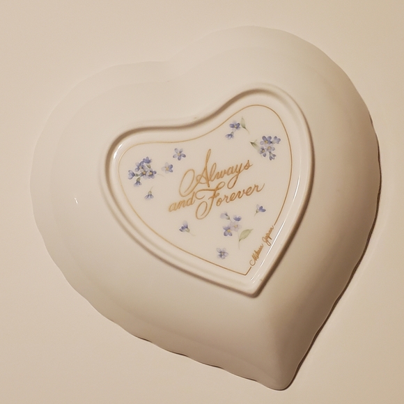 Mikasa Always & Forever Heart Dish - Picture 8 of 11